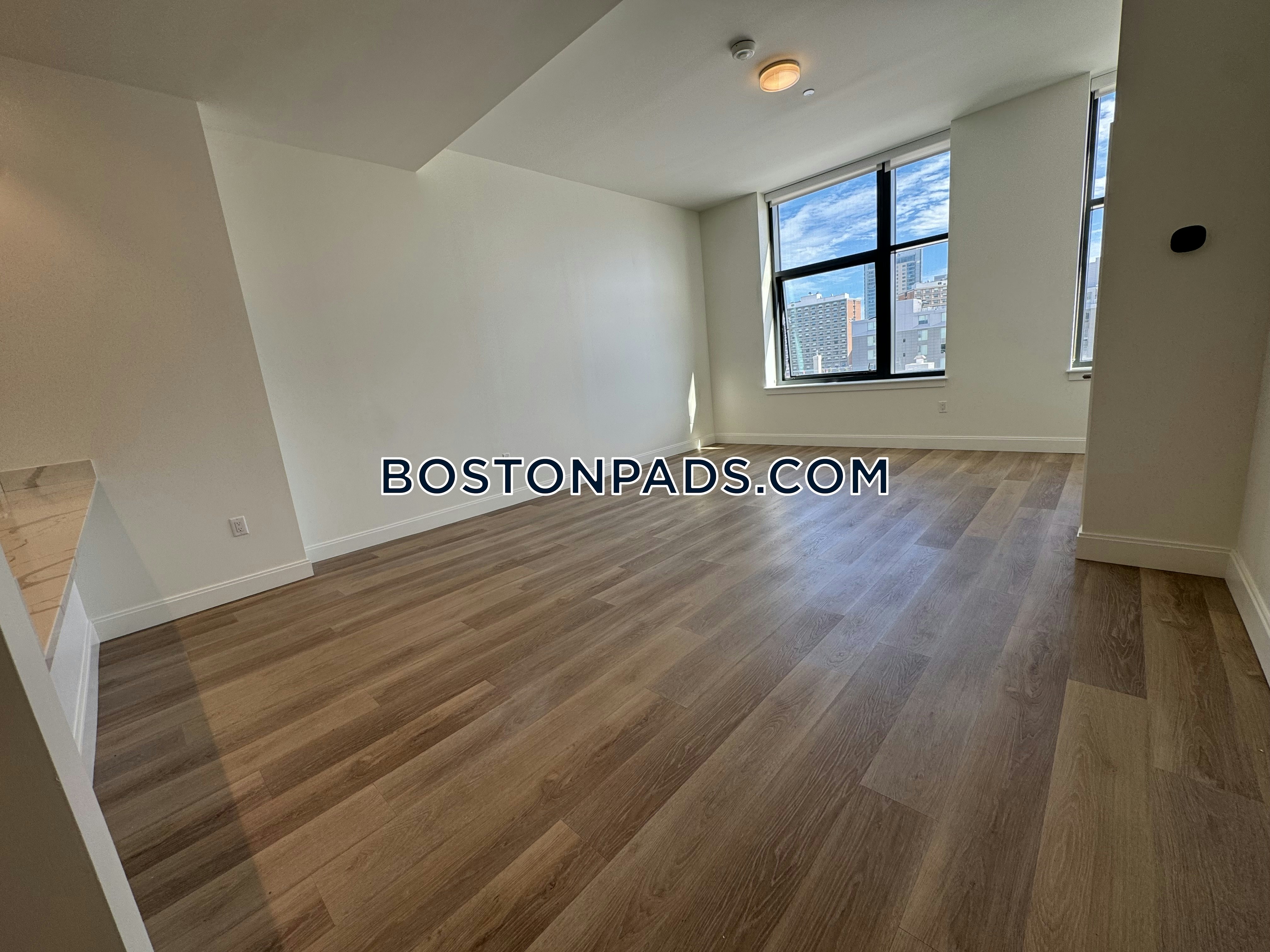 Boston - 1 Beds, 1 Baths
