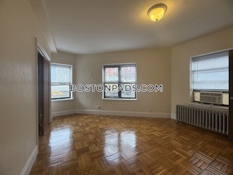 Elmwood Ave. Winchester