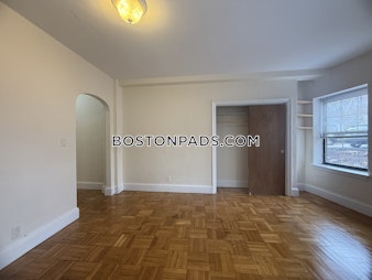 Elmwood Ave. Winchester