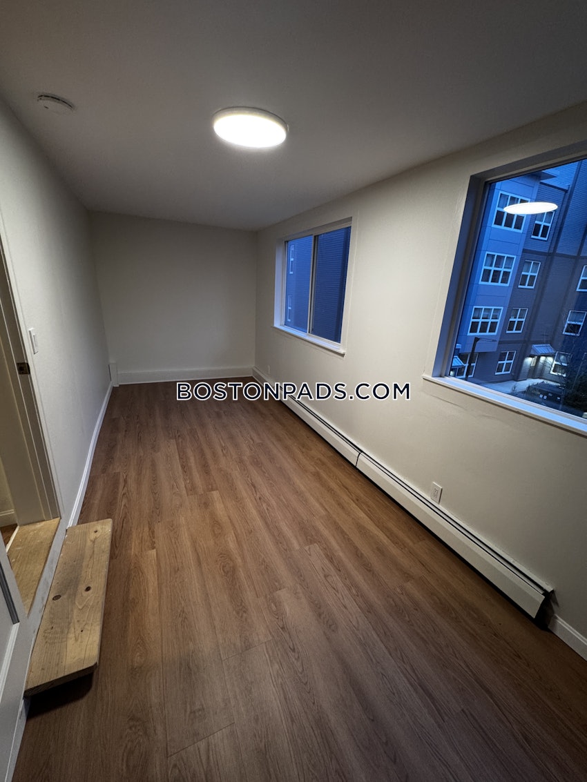BOSTON - SOUTH BOSTON - ANDREW SQUARE - 3 Beds, 1 Bath - Image 8