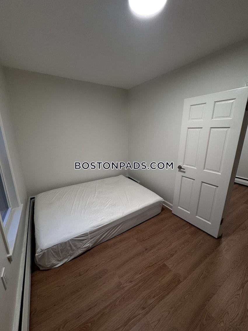 BOSTON - SOUTH BOSTON - ANDREW SQUARE - 3 Beds, 1 Bath - Image 2