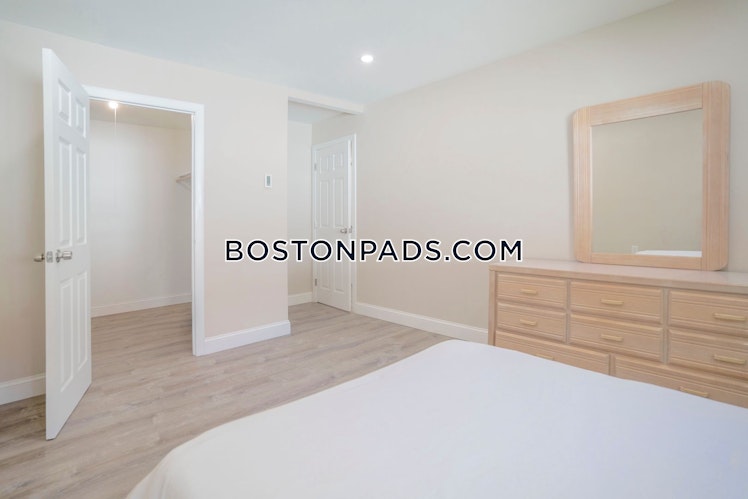 Presidential Dr., Quincy