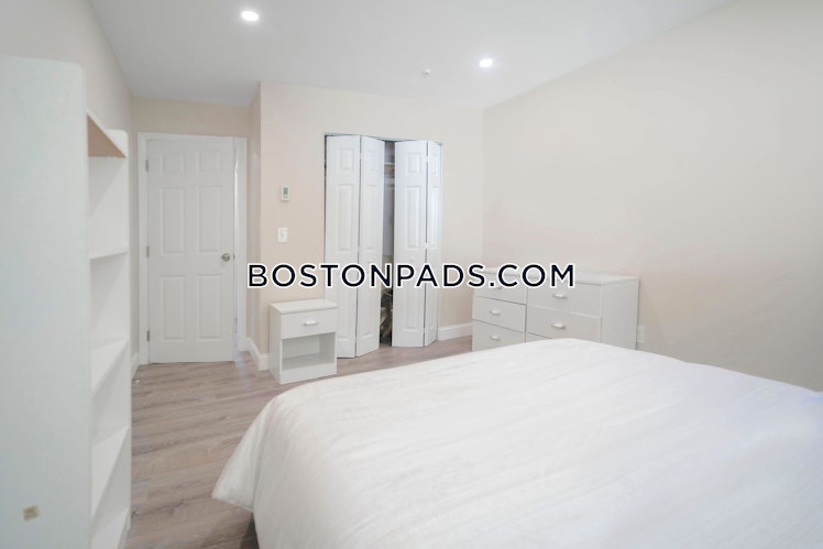 Presidential Dr., Quincy