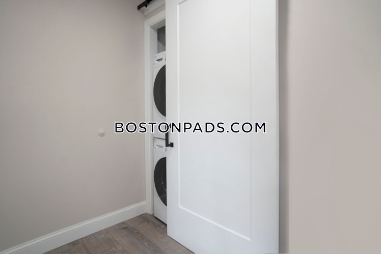 Presidential Dr., Quincy