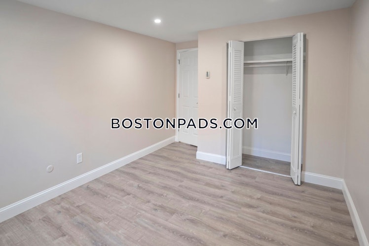 Presidential Dr., Quincy