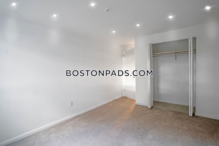 Presidential Dr., Quincy