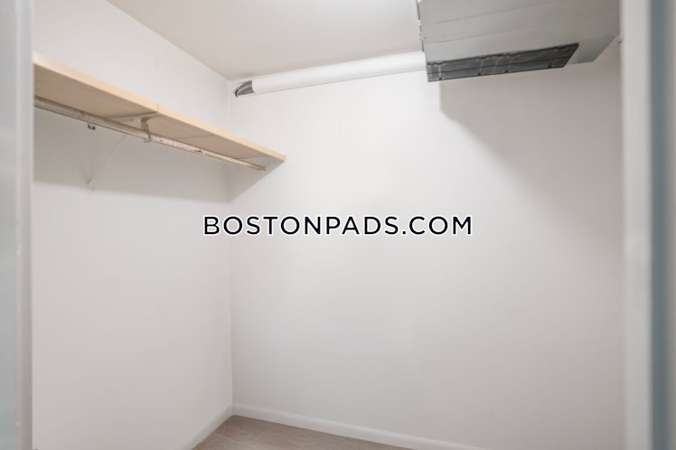 Presidential Dr., Quincy