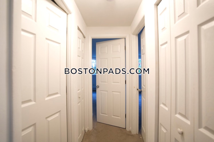 Presidential Dr., Quincy