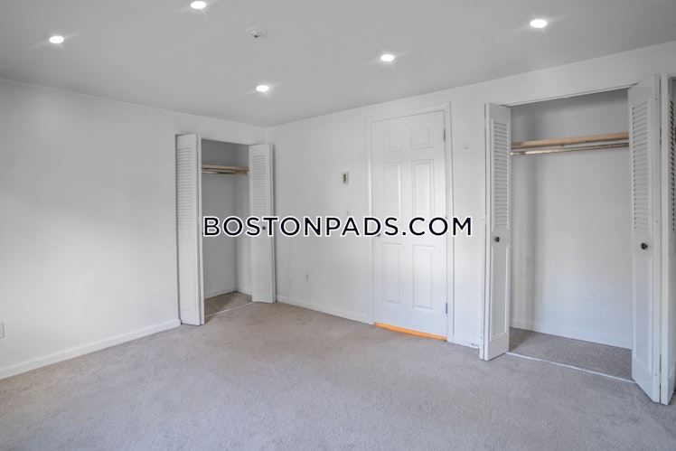 Presidential Dr., Quincy