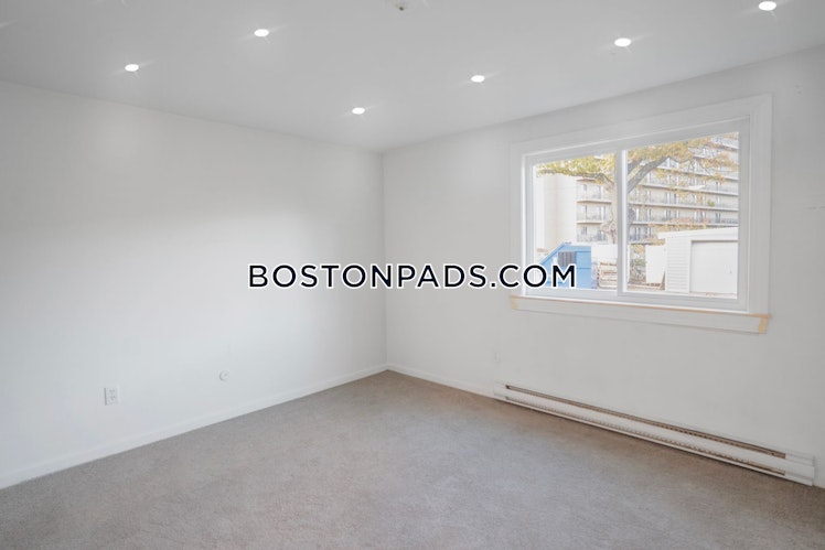 Presidential Dr., Quincy