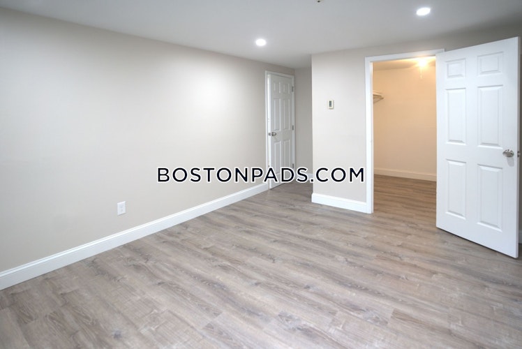 Presidential Dr., Quincy