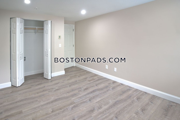 Presidential Dr., Quincy