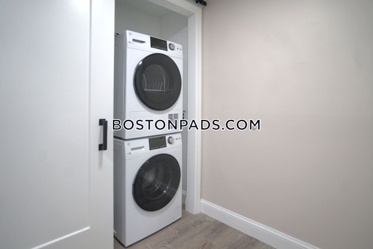 Presidential Dr., Quincy