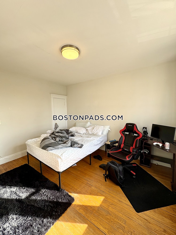 Chestnut Hill Ave., Boston