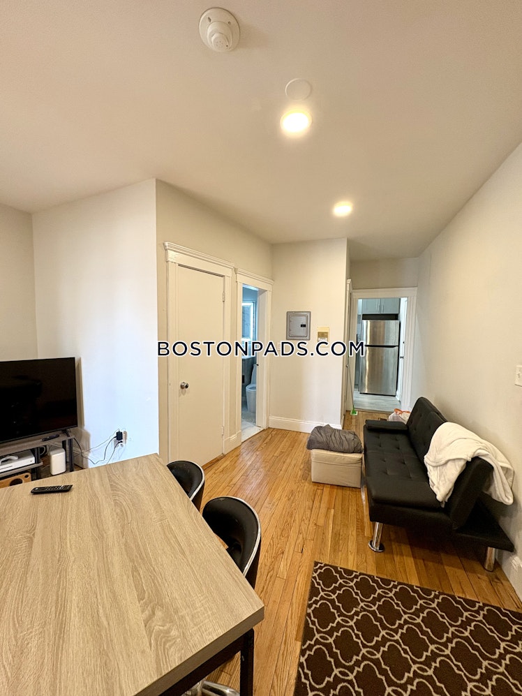 Chestnut Hill Ave., Boston