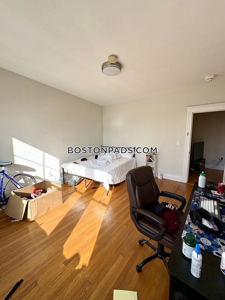 Chestnut Hill Ave., Boston