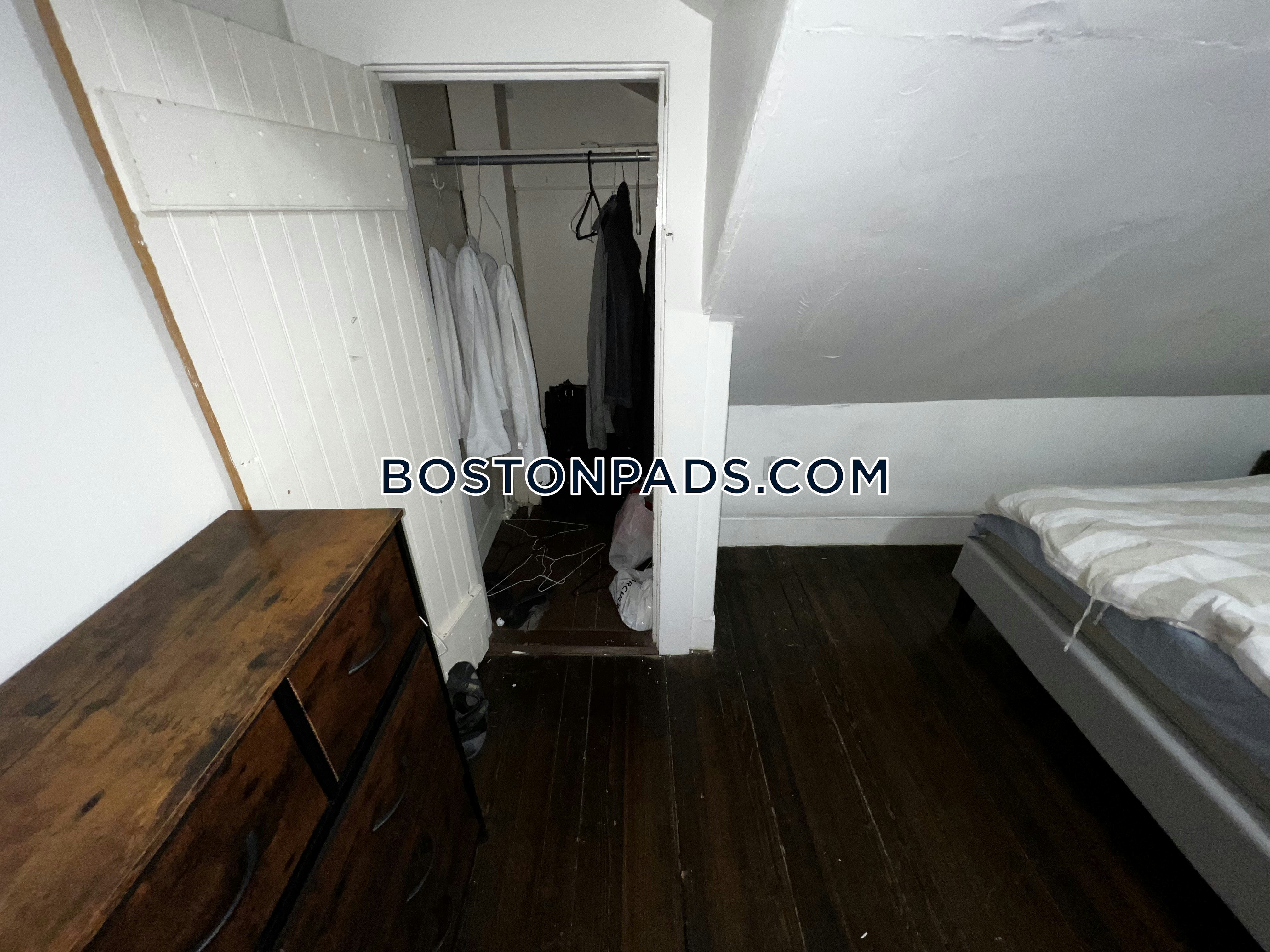 Boston - 11 Beds, 4 Baths