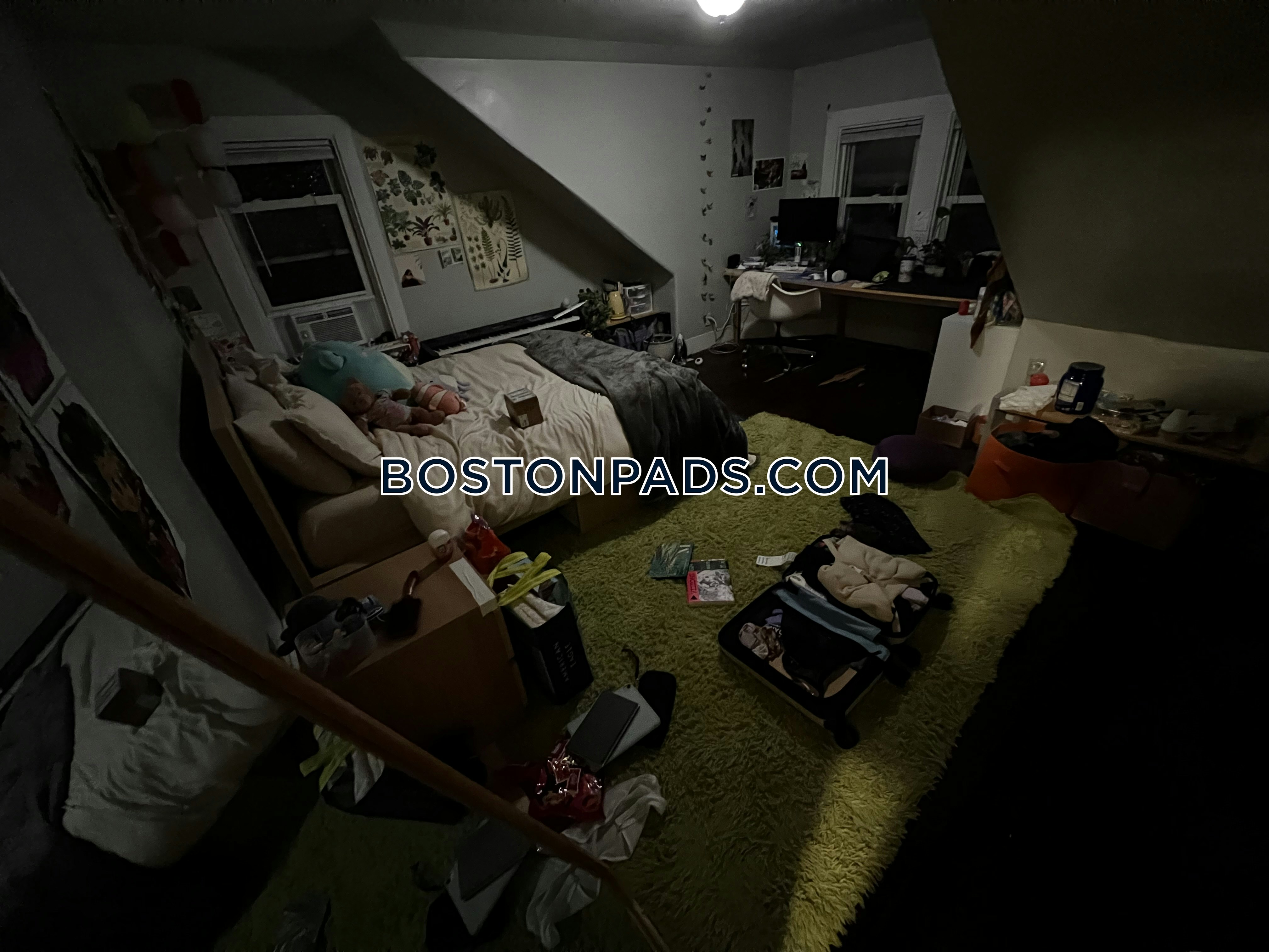 Boston - 11 Beds, 4 Baths