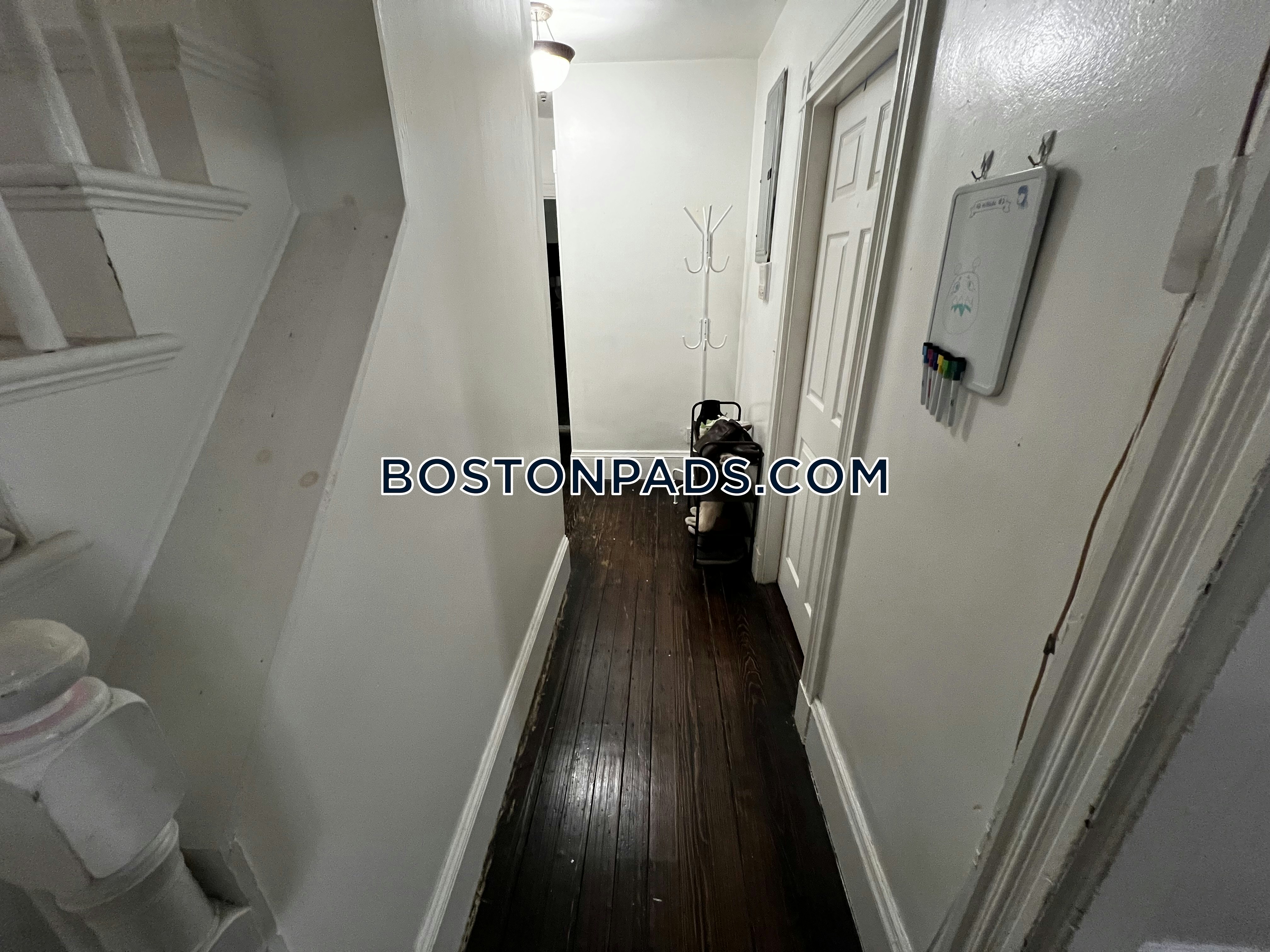 Boston - 11 Beds, 4 Baths
