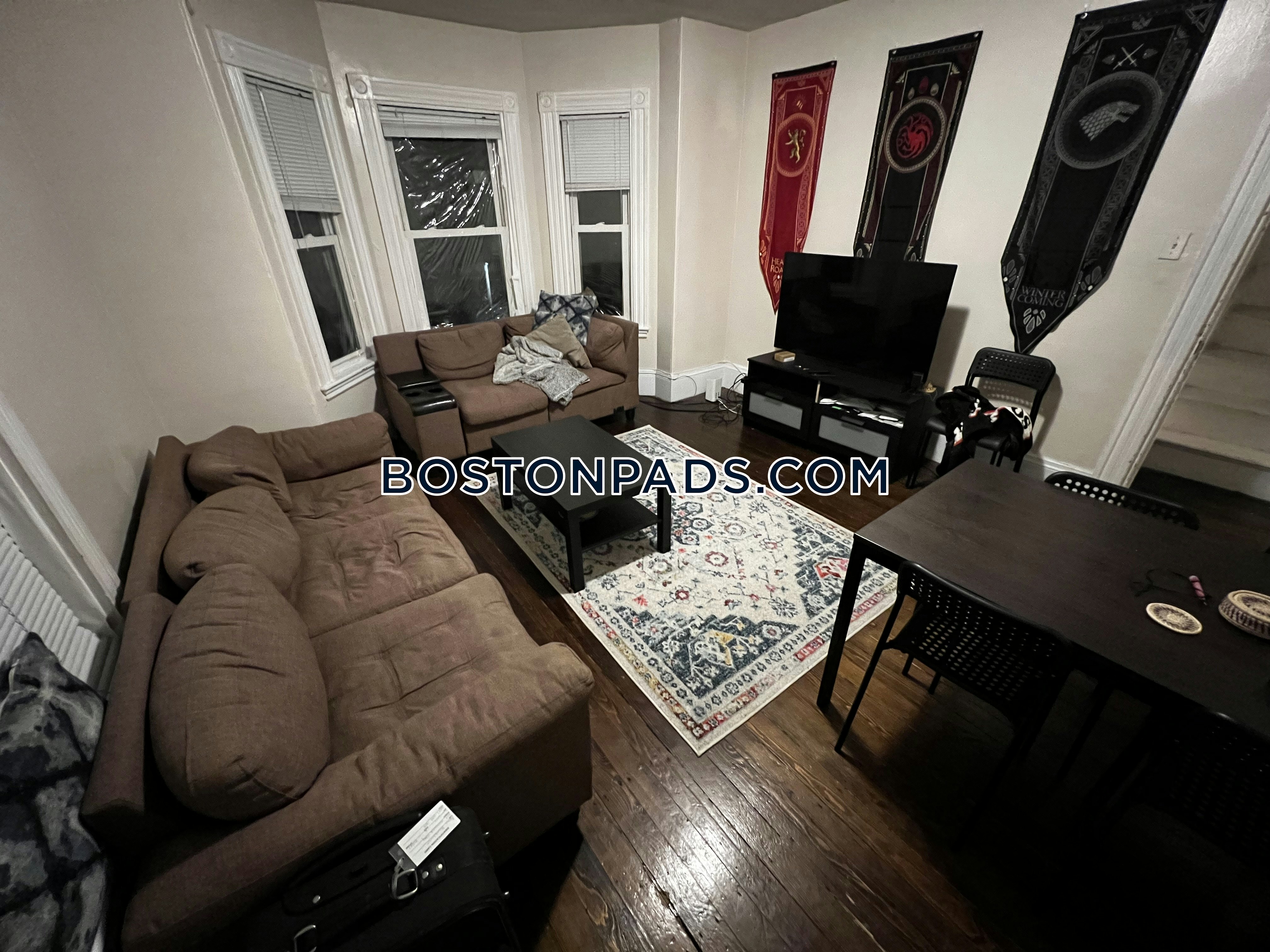 Boston - 11 Beds, 4 Baths