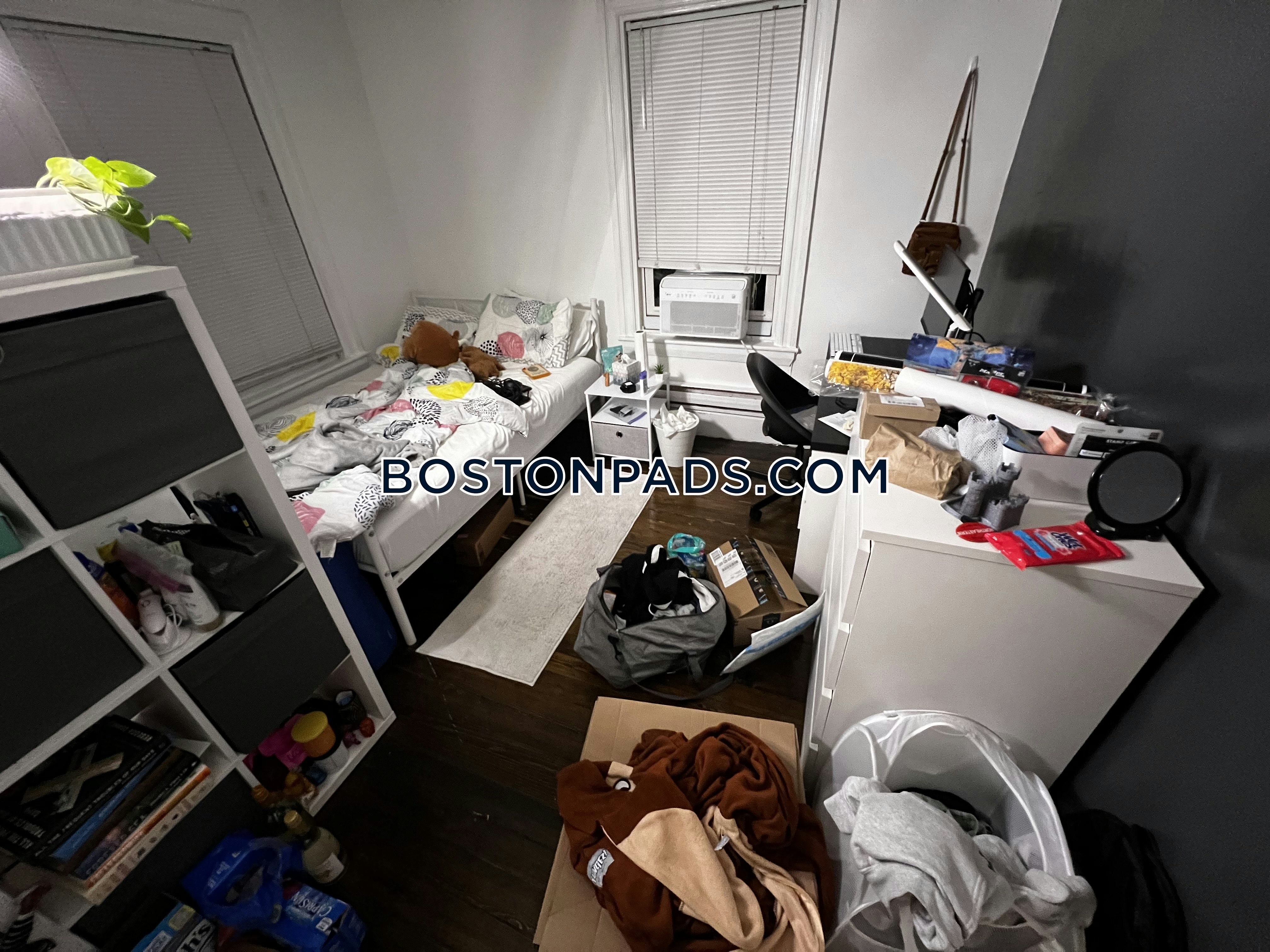 Boston - 11 Beds, 4 Baths