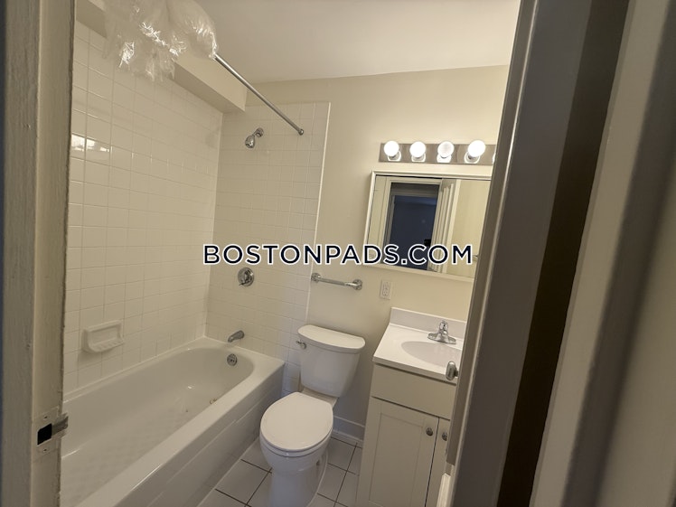 Freeman St., Brookline