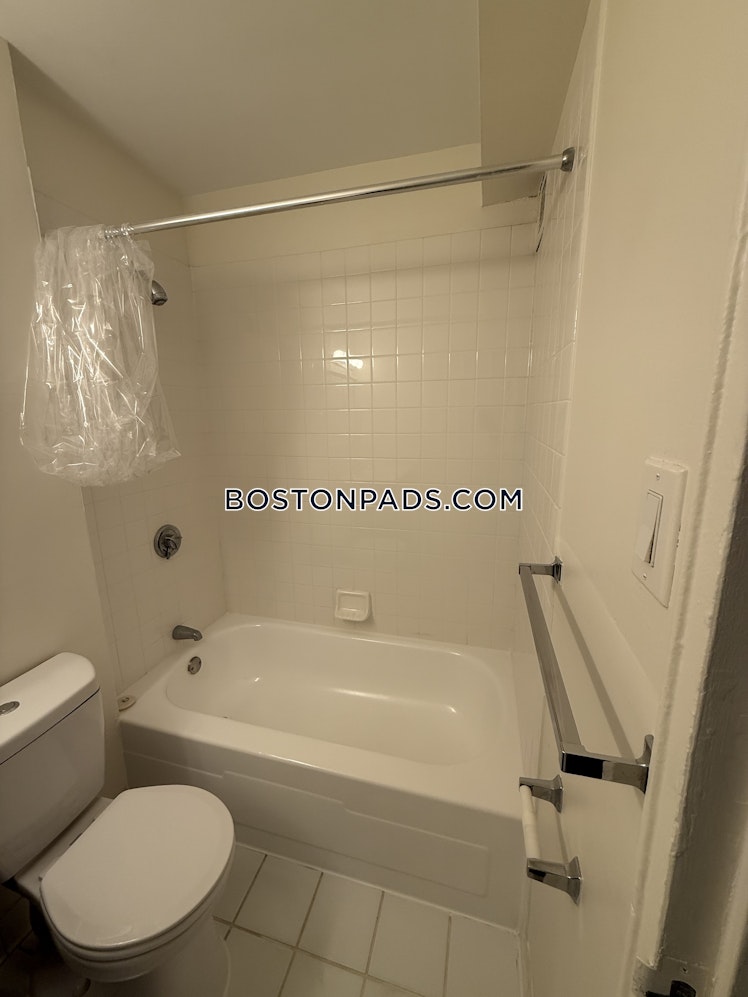 Freeman St., Brookline