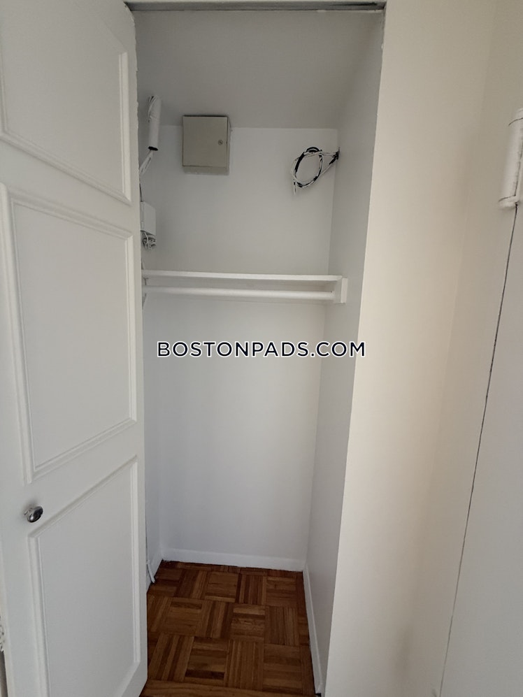 Freeman St., Brookline