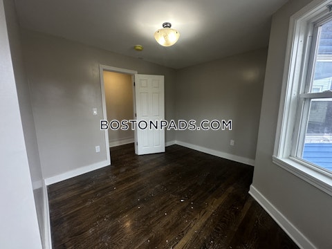 Gladstone St. Everett photo 23