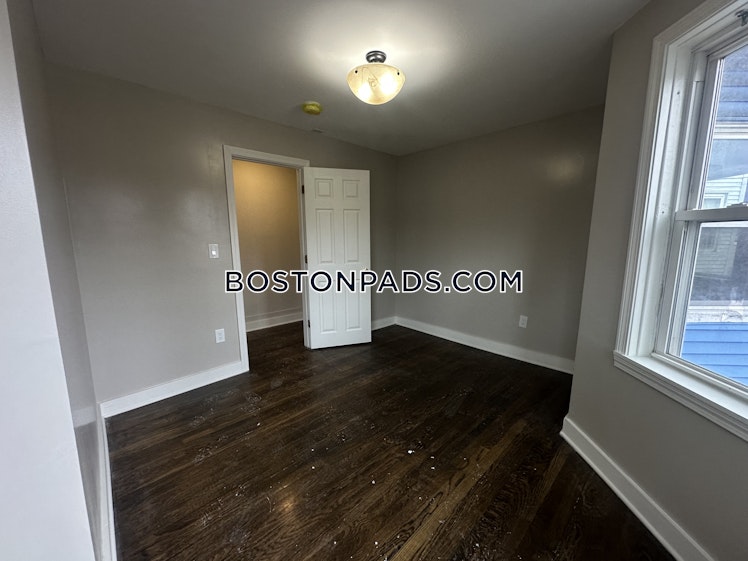 Gladstone St., Everett