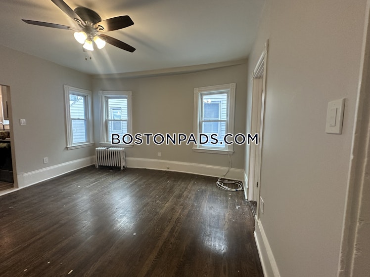 Gladstone St., Everett