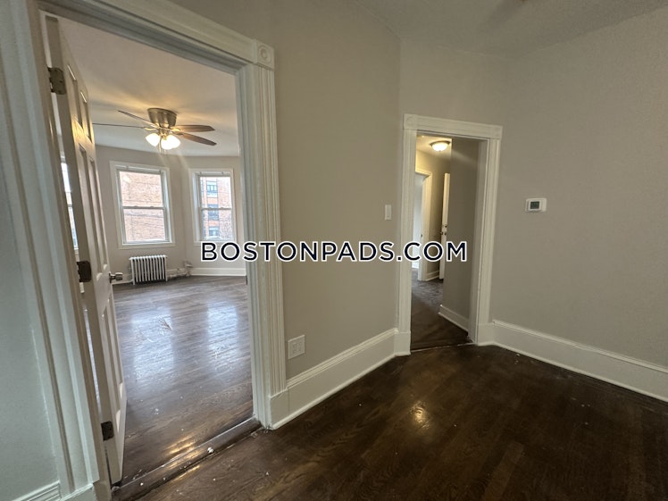 Gladstone St., Everett