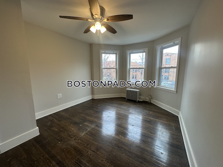 Gladstone St., Everett