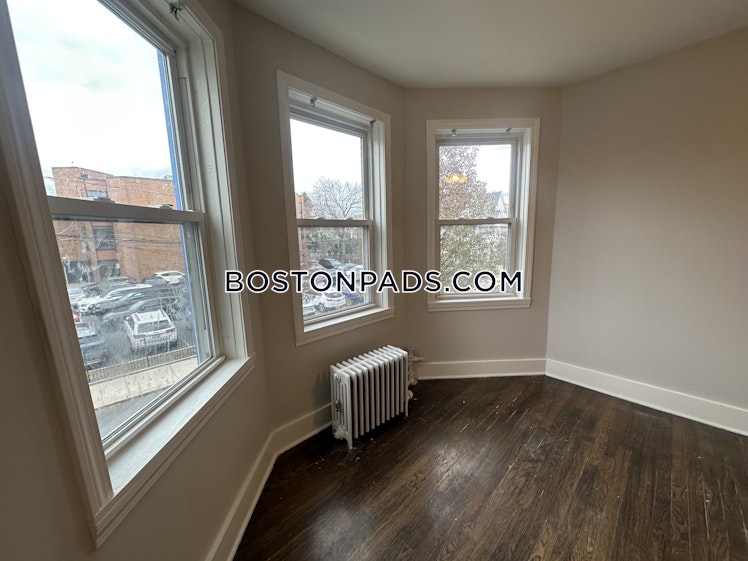 Gladstone St., Everett