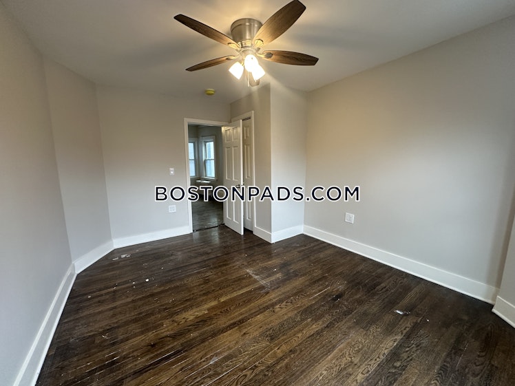 Gladstone St., Everett