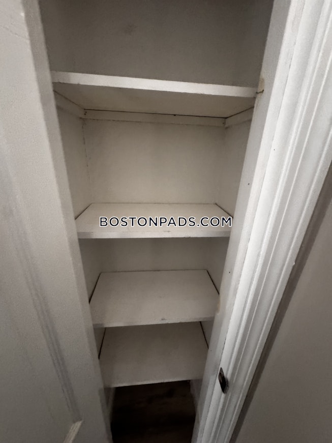 Lowell - $1,950+ /mo