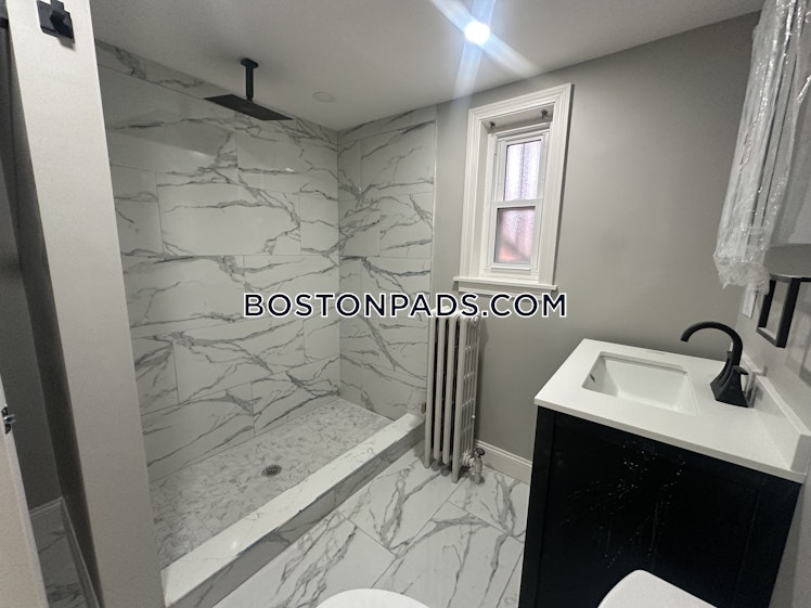 Gladstone St., Everett