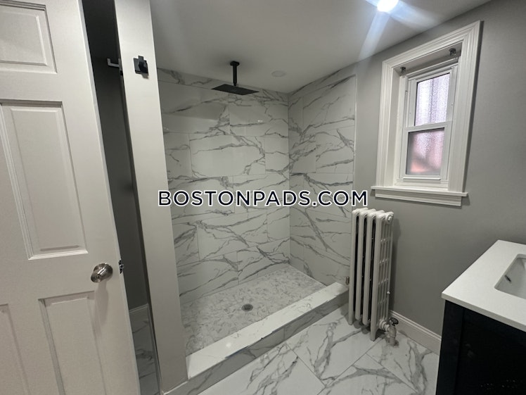 Gladstone St., Everett