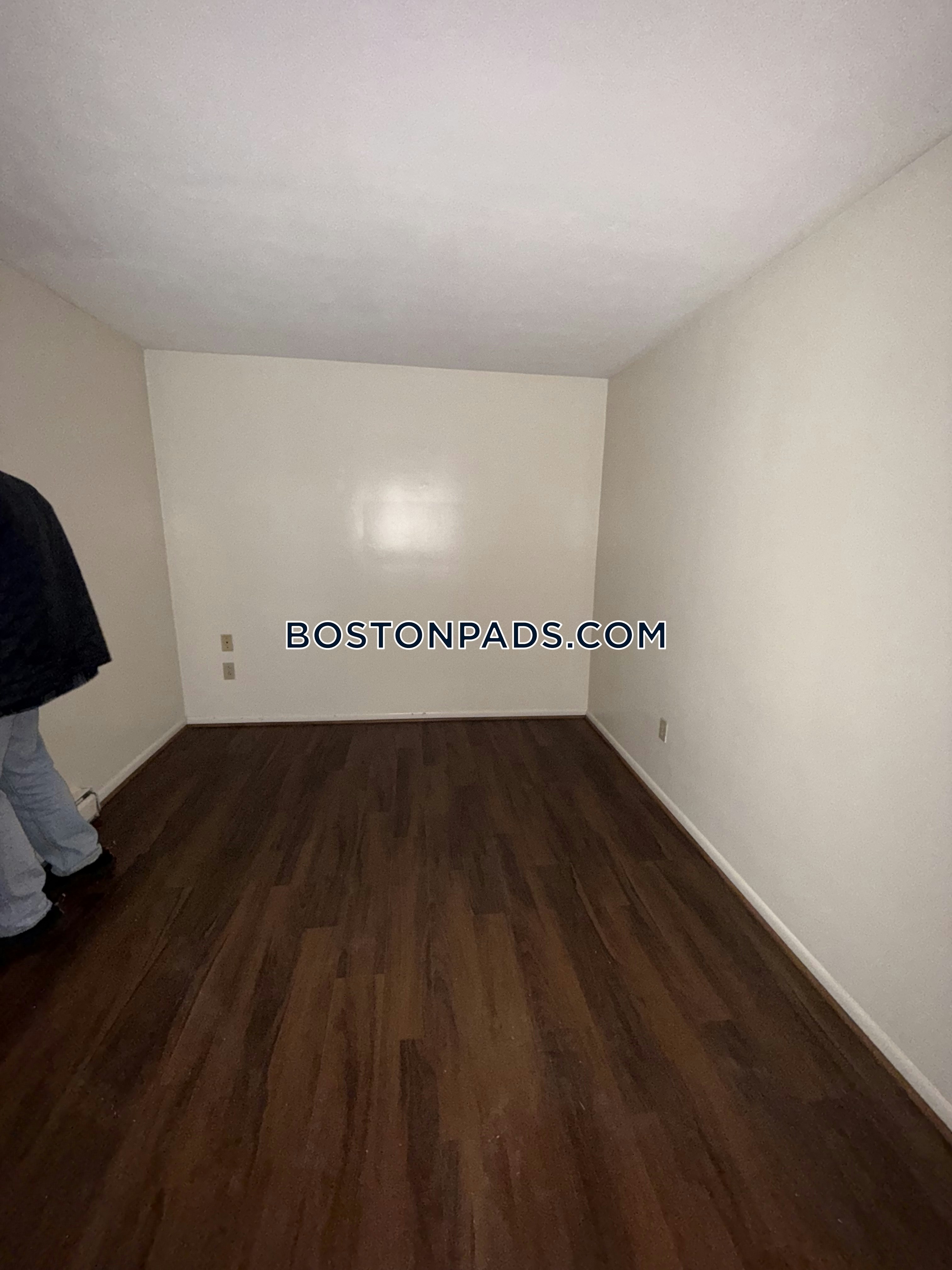Boston - $2,900
