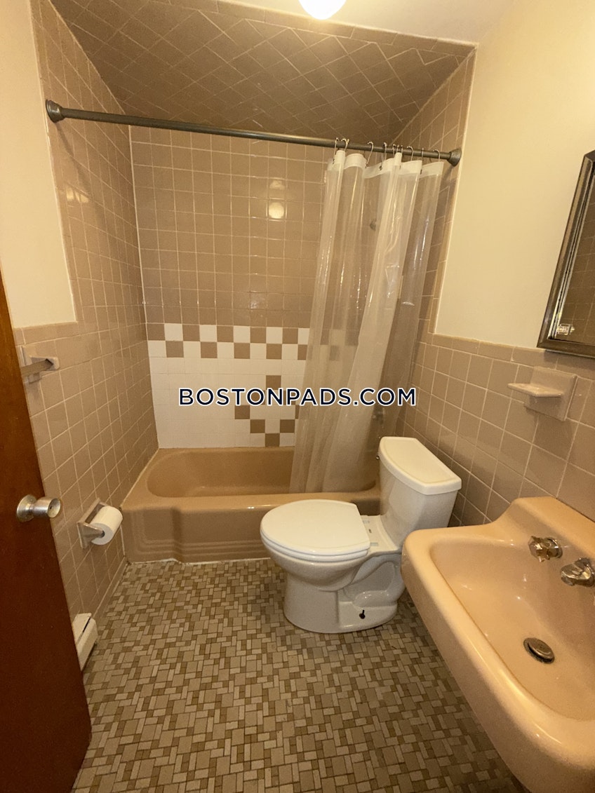 Boston - $2,900+ /month