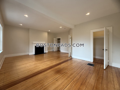 Beacon St. Brookline photo 19