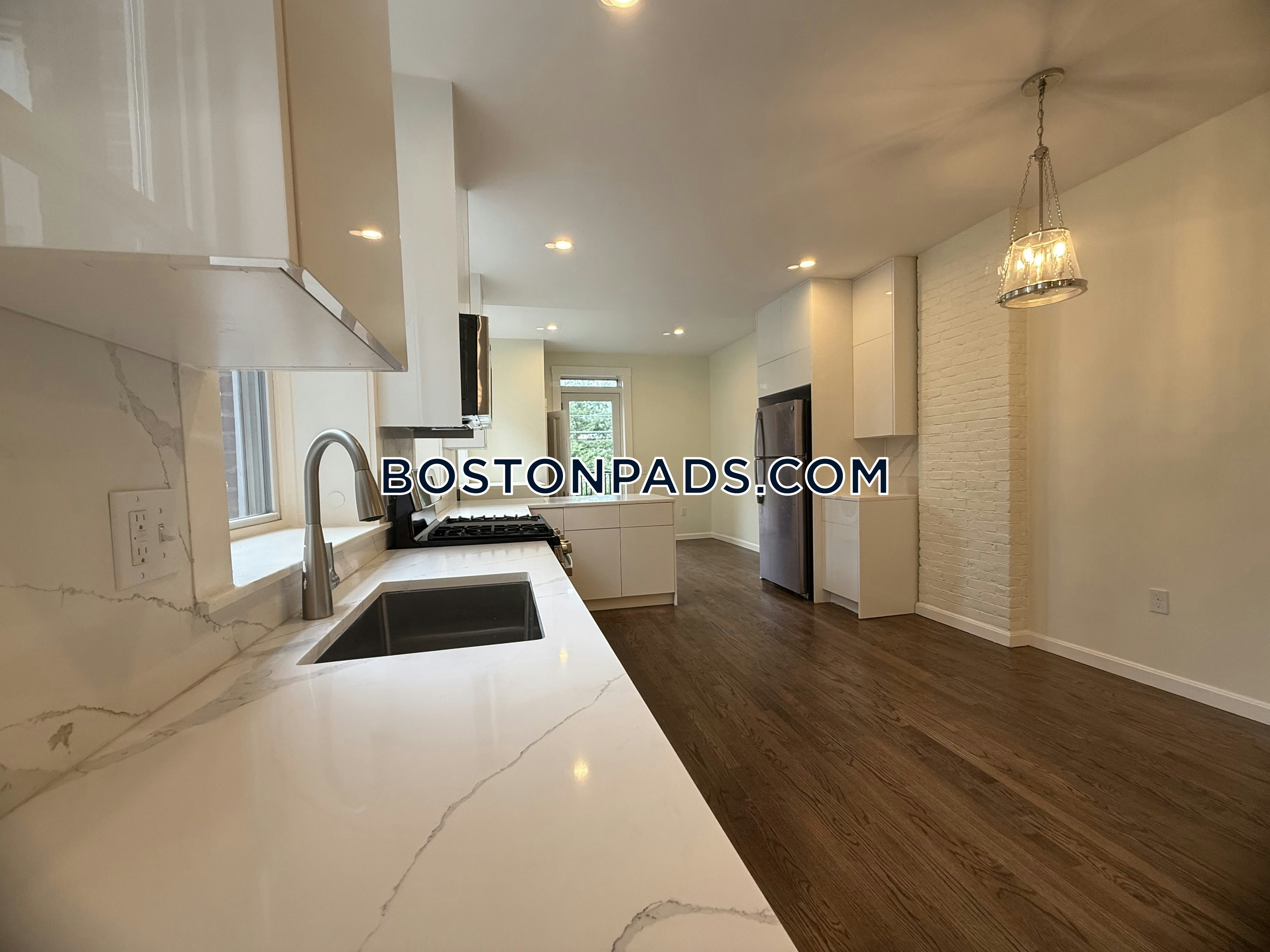 Washington Square, Brookline, MA - 5 Beds, 3.5 Baths - $9,000 - ID#8012039