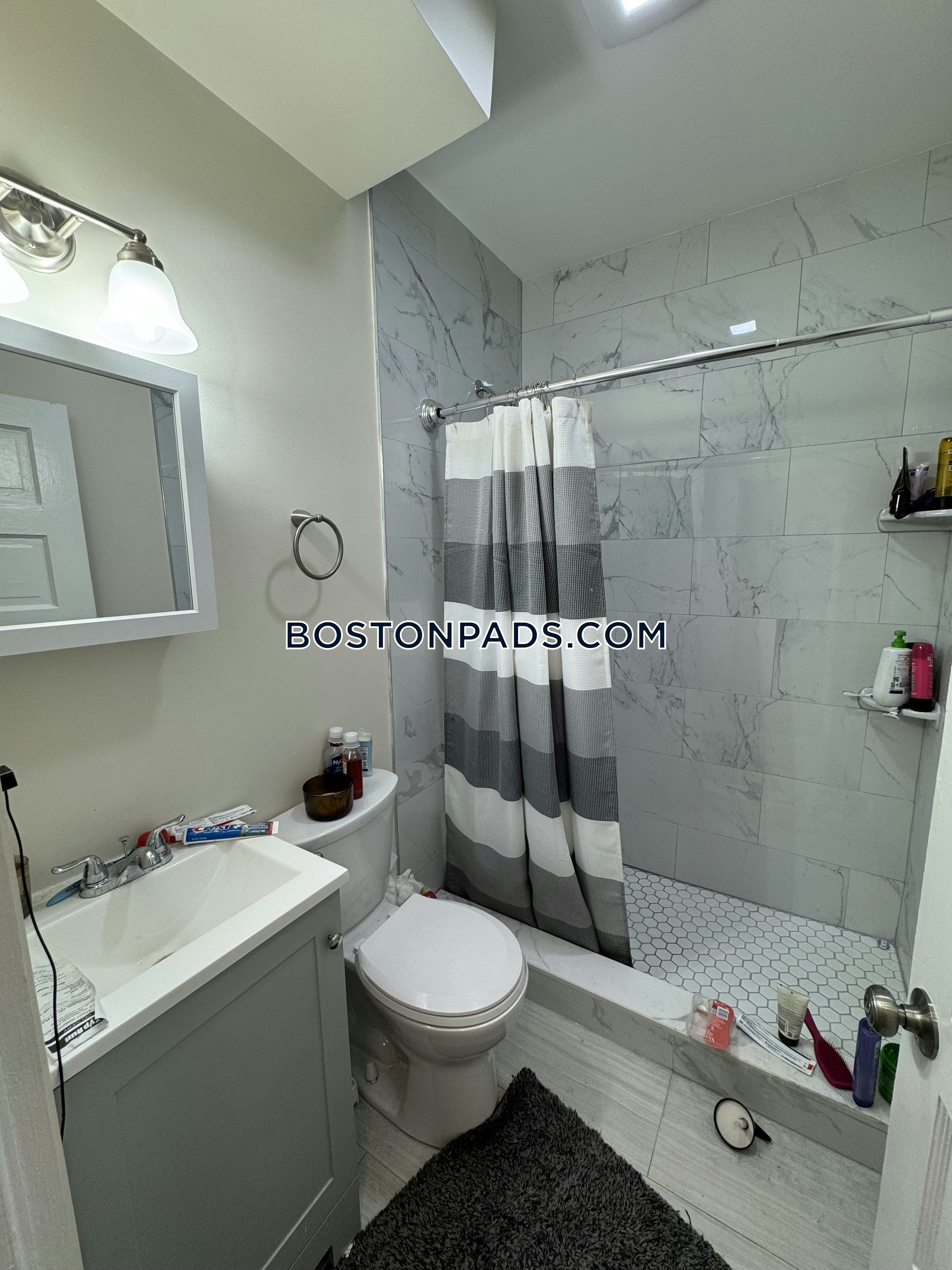 Boston - 6 Beds, 3 Baths