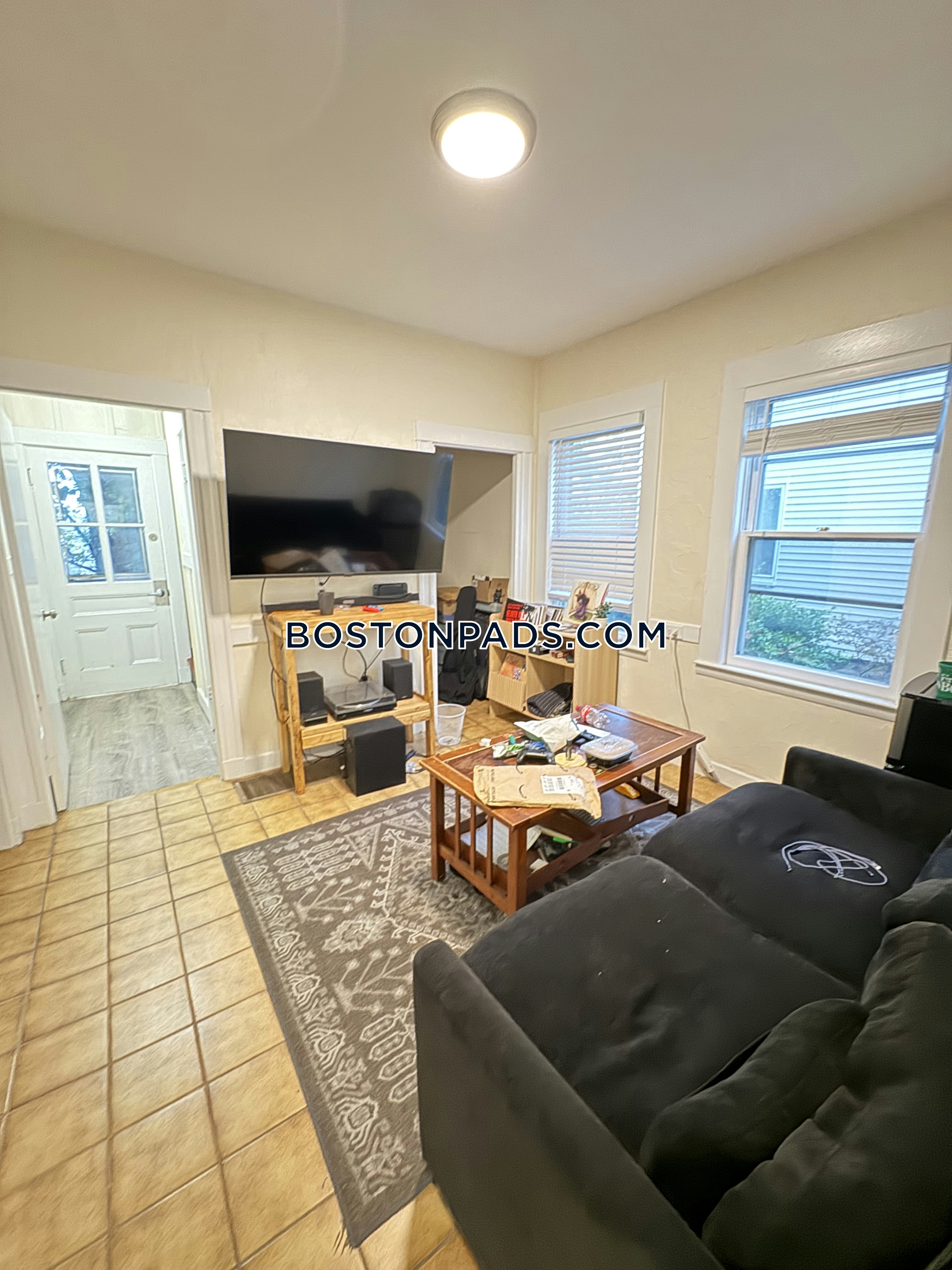 Boston - 6 Beds, 3 Baths