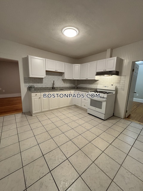 Swan St. Everett photo 6