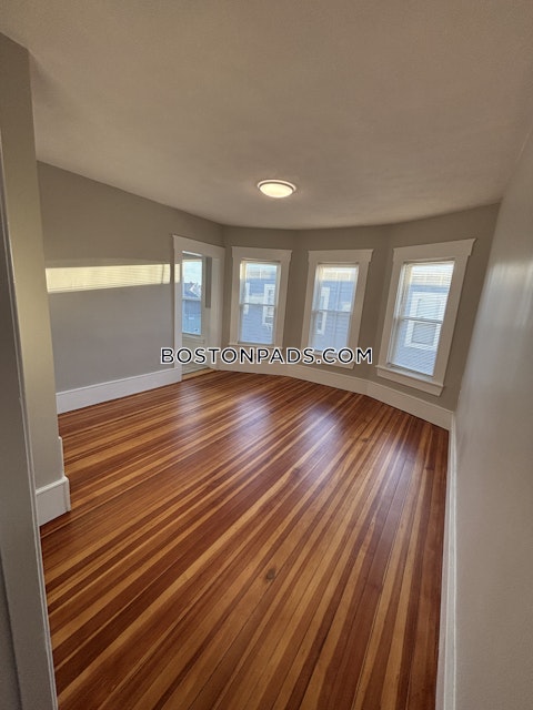 Swan St. Everett photo 23