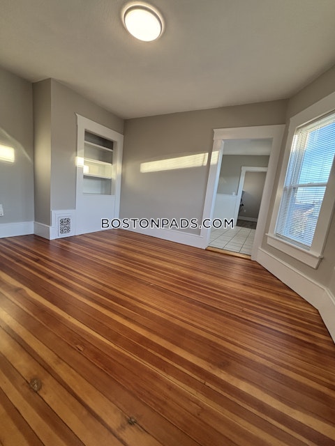 Swan St. Everett photo 18