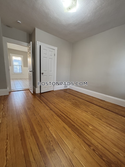 Swan St. Everett photo 9