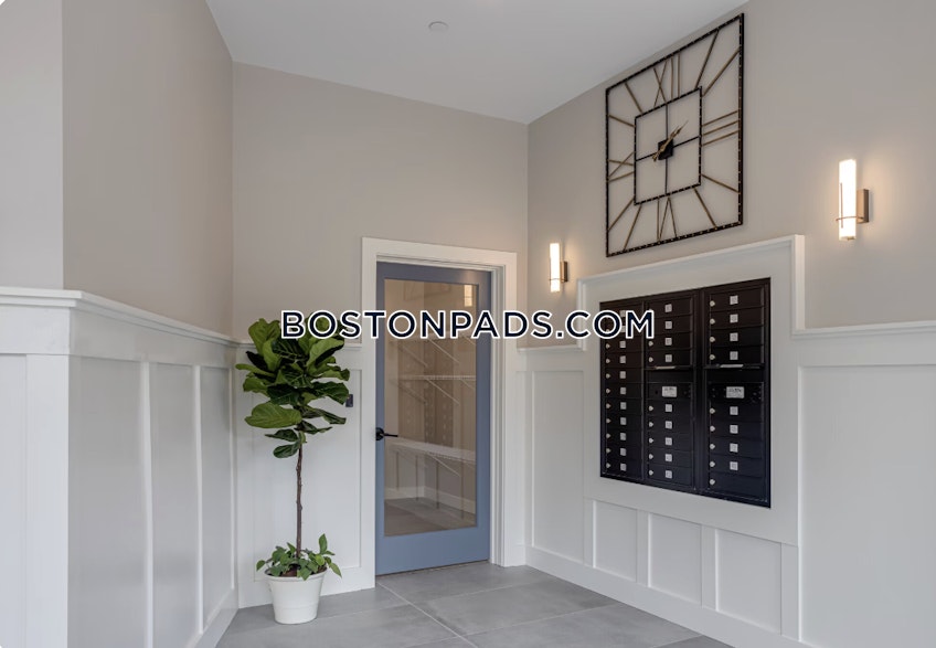 Boston - $2,100+ /month
