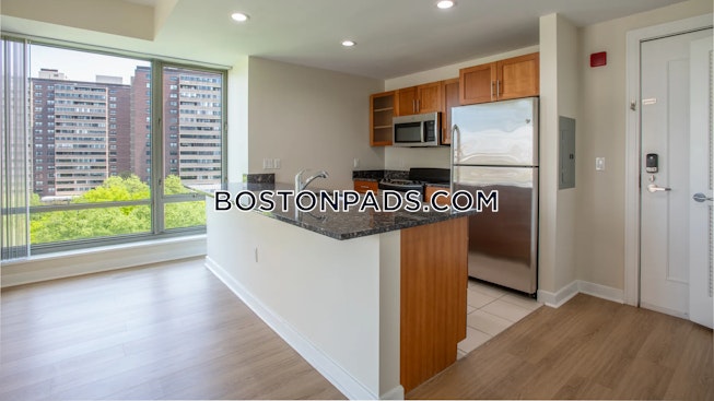 Boston - $3,305+ /mo